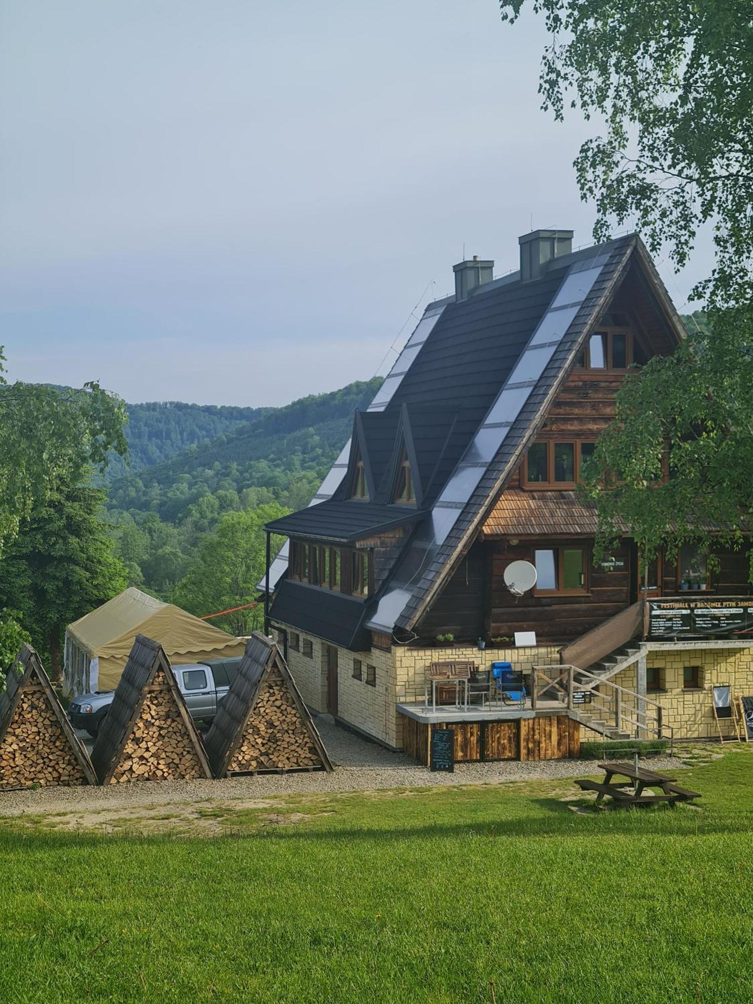 Bacowka Pttk Jaworzec Hostel Wetlina Exterior foto